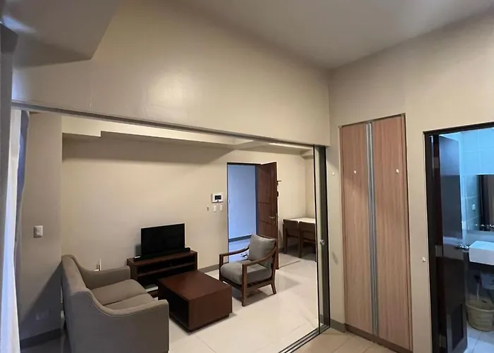 Mactan Newtown Unit Near Airport * Punta Engano (Mactan)